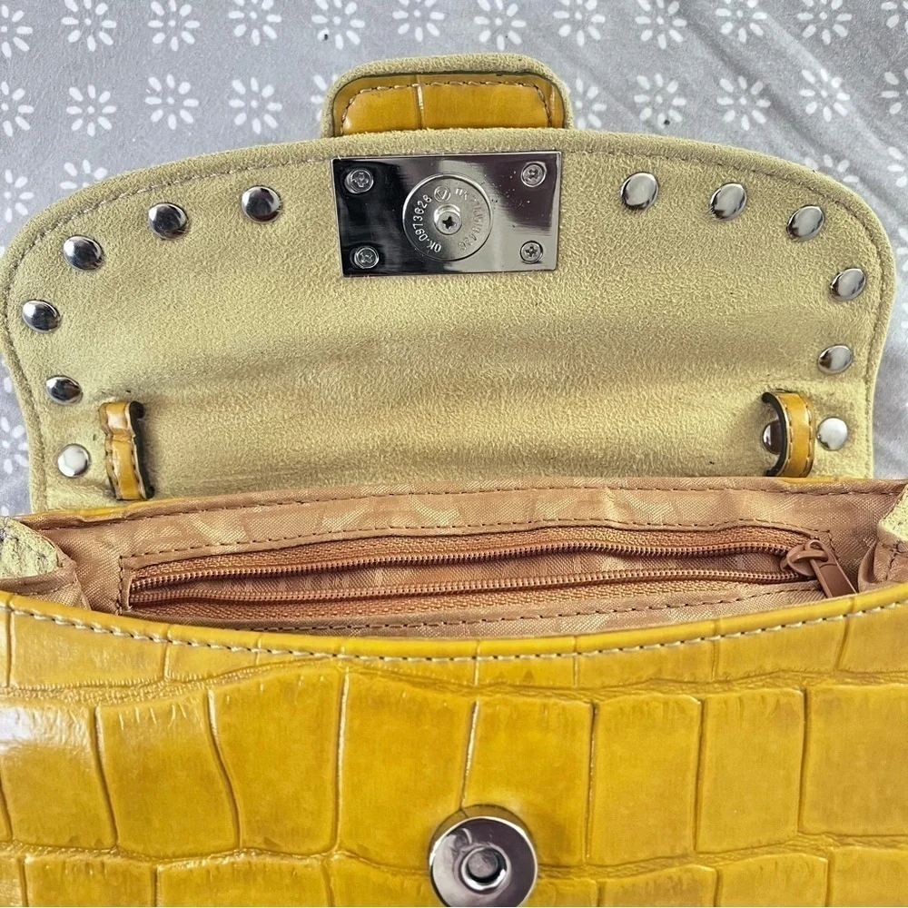 Vintage Kathy Van Zeeland Y2K Yellow Clutch Wristlet Heart Twee Indie Sleaze